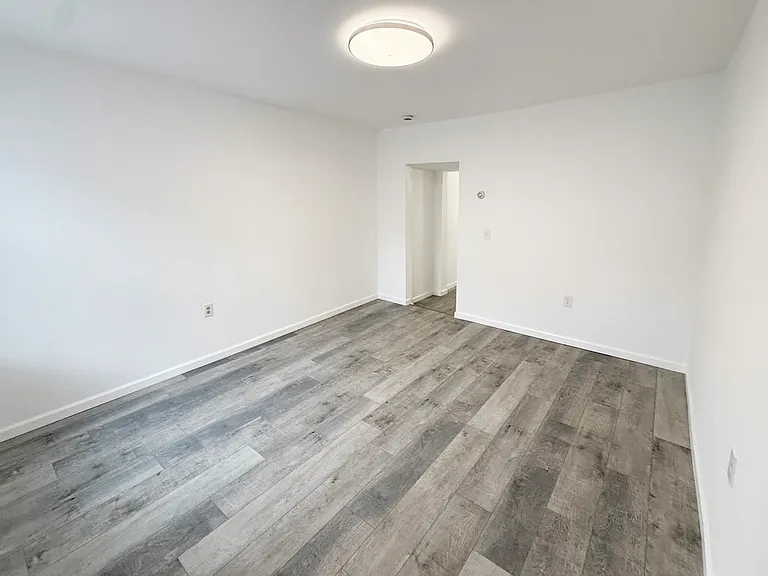 210 Washington St — Photo 9