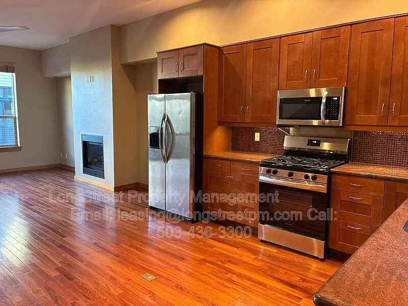 2 bed, 2.5 bath, 1620 sqft, $2,895 — Photo 4