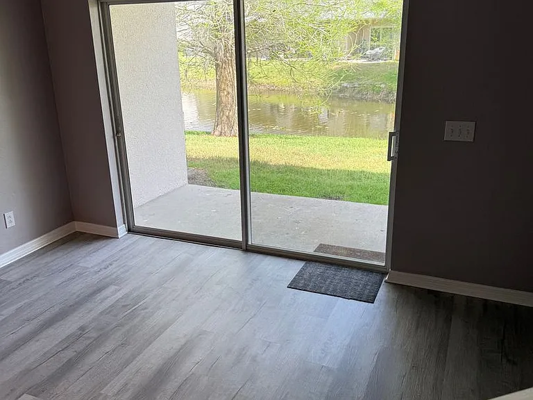 16344 Swan View Cir — Photo 7