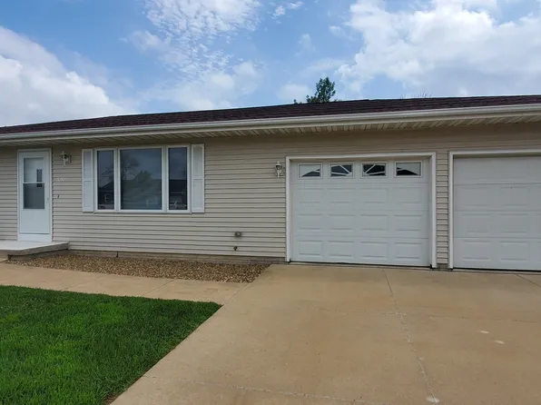 3137 33rd Ave SW, Cedar Rapids, IA 52404