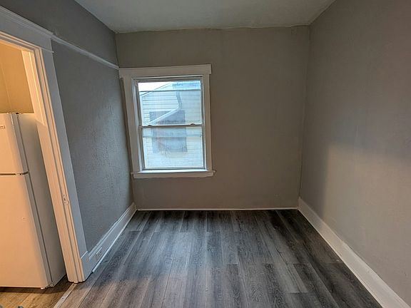 3rd image of 1176 E 61st St APT 5