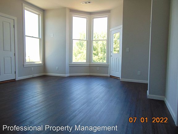 2nd image of 503 Richardson St