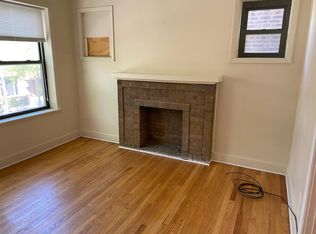222 W 33rd St #2R, Chicago, IL 60616