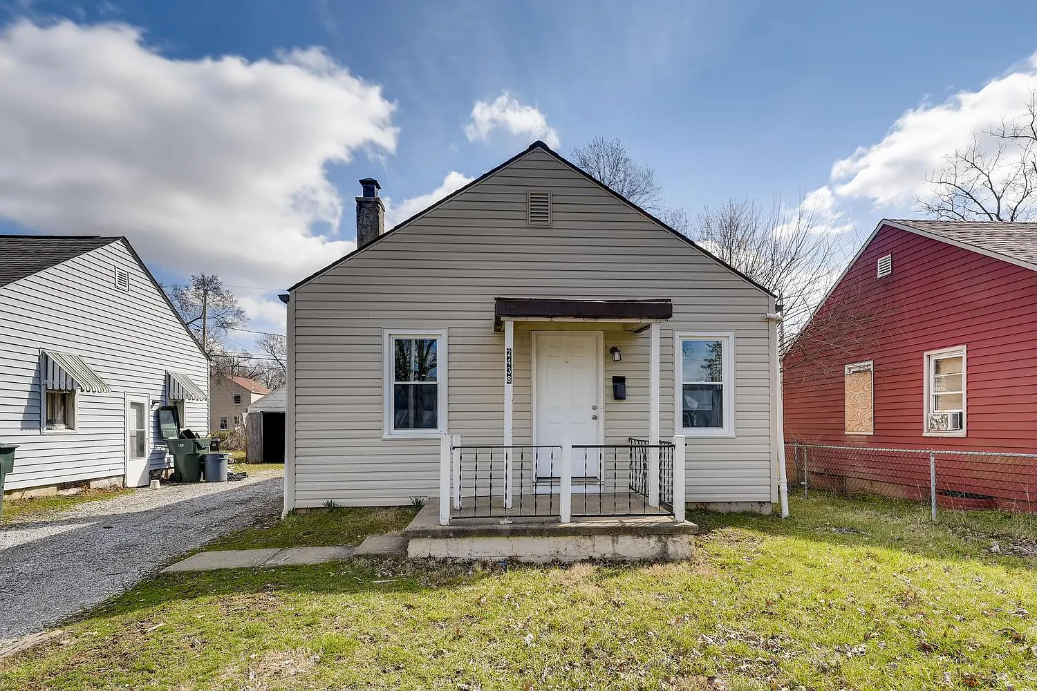 2438 Joyce Ave photo 1