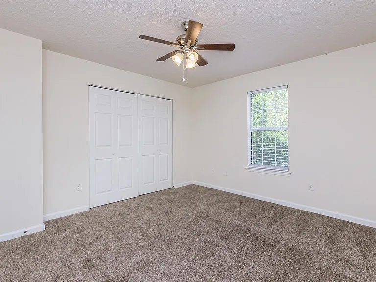 Baytree Condominiums — Photo 40