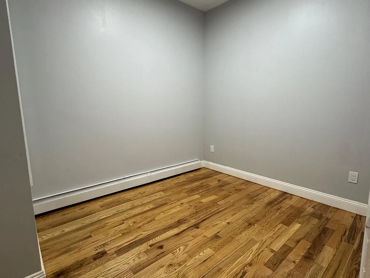 4 bed, 1394 sqft, $4,111 — Photo 4