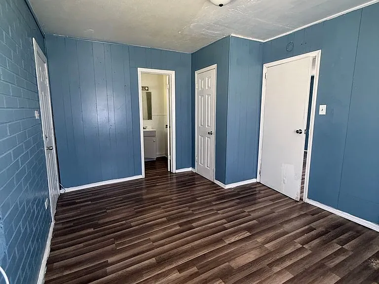 203 W Dove Ln — Photo 5