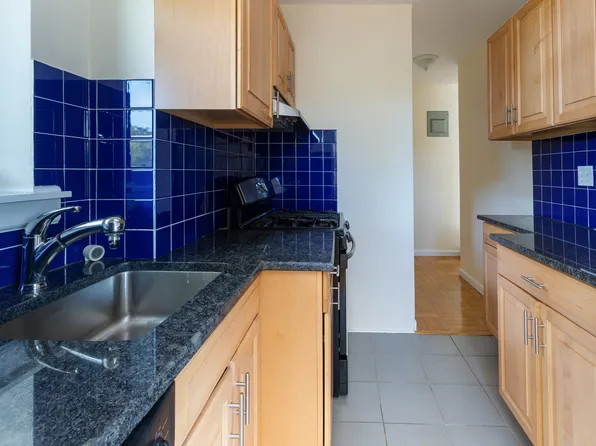 5355 Henry Hudson Parkway West image 9 of 15