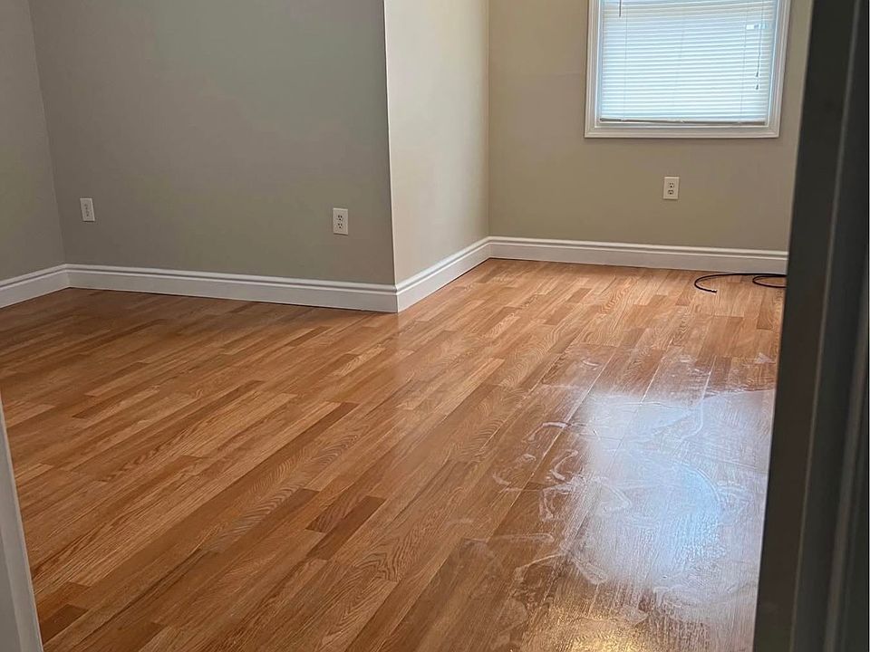 2nd image of 530 Franklin St APT 2B