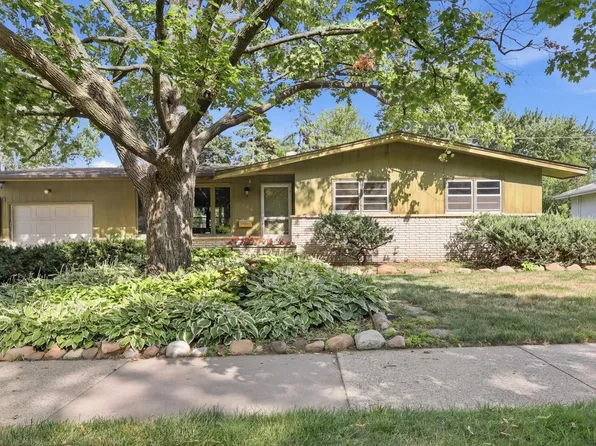 1206 Bellows St, West Saint Paul, MN 55118