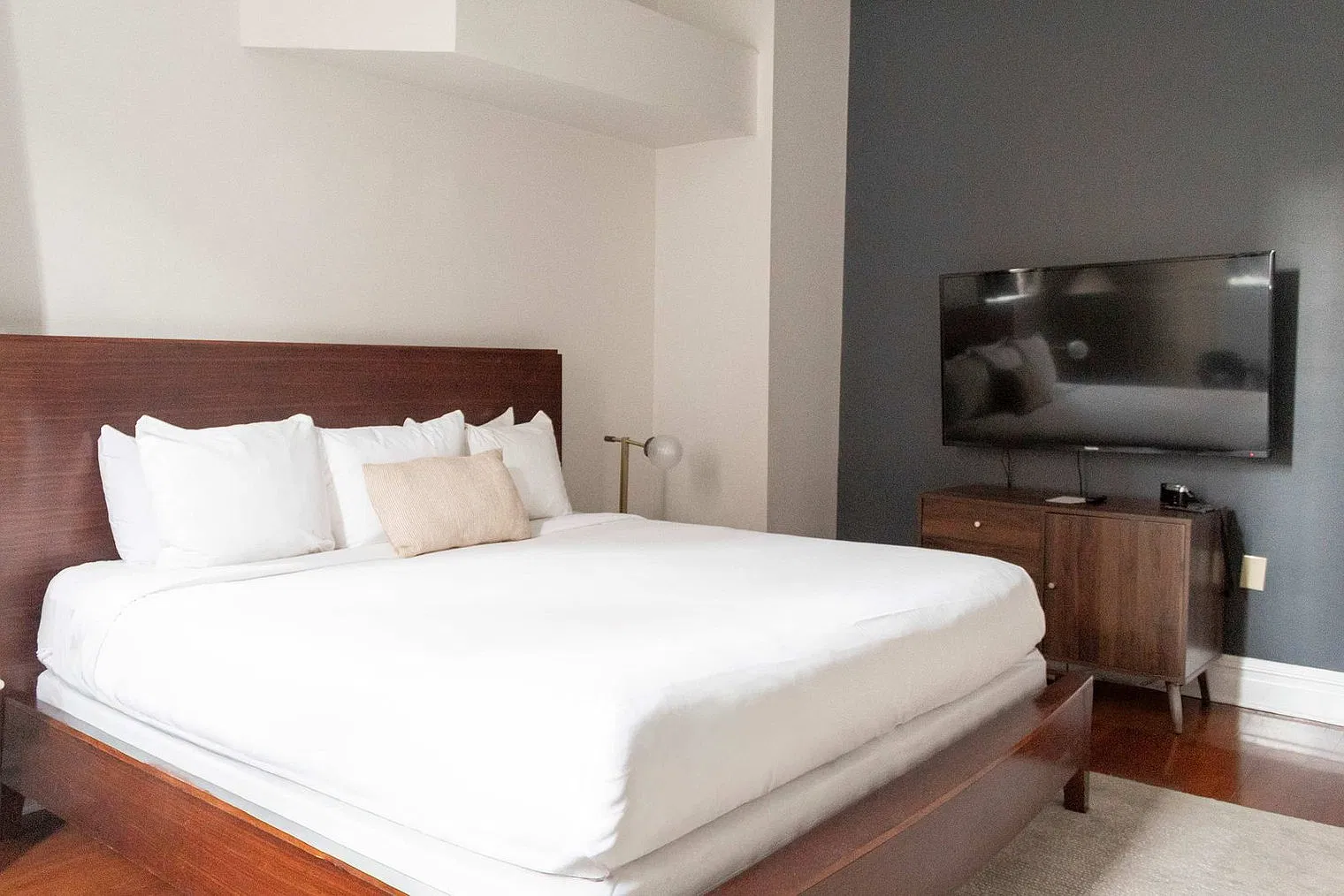 Studio, 1.0 bath, 344 sqft, $1,852 — Photo 3