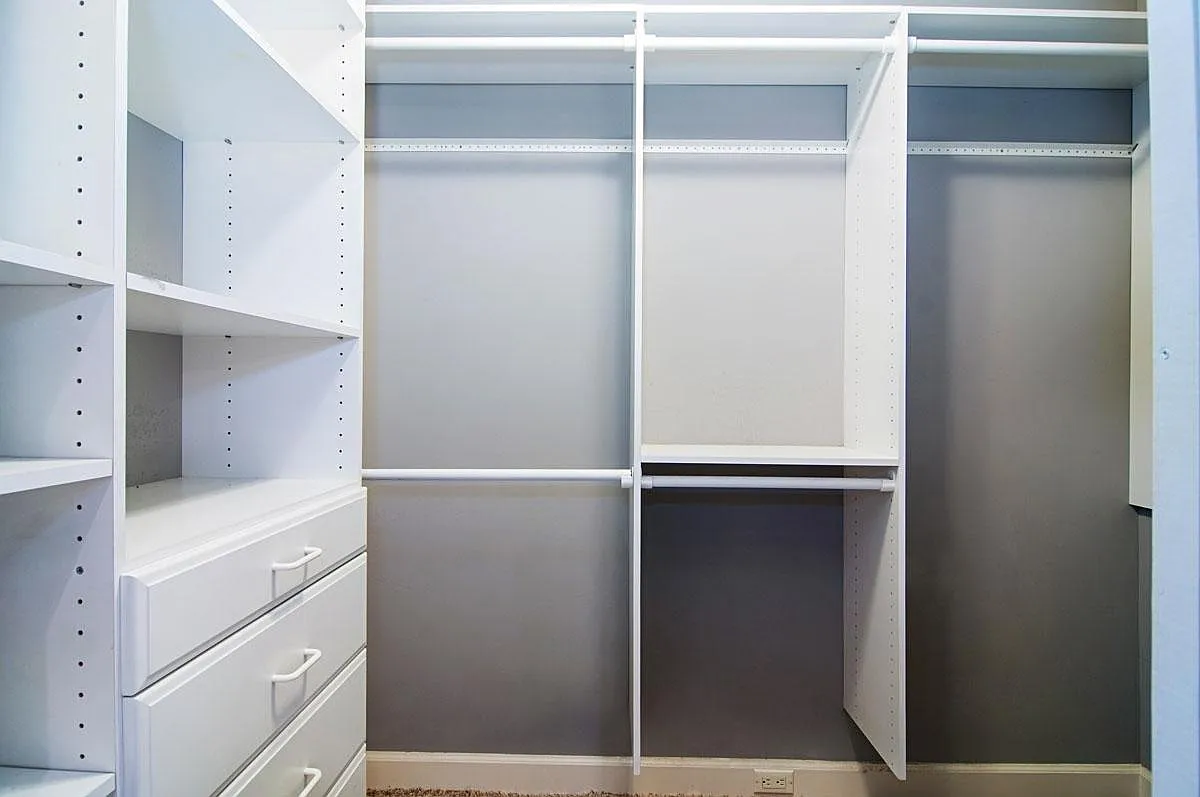 4329 Loma Riviera Ct — Photo 3