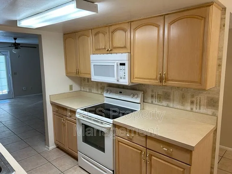 4603 Lighthouse Cir — Photo 6