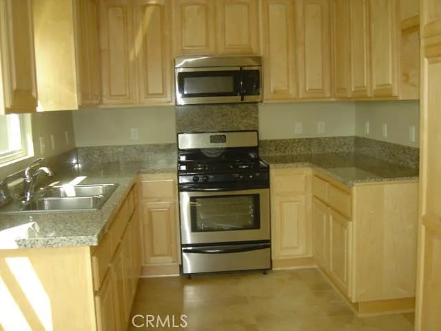 1127 N Briarwood St — Photo 5