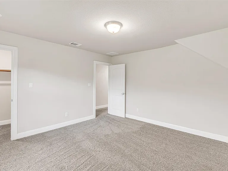 5300 Cipriano Dr — Photo 30
