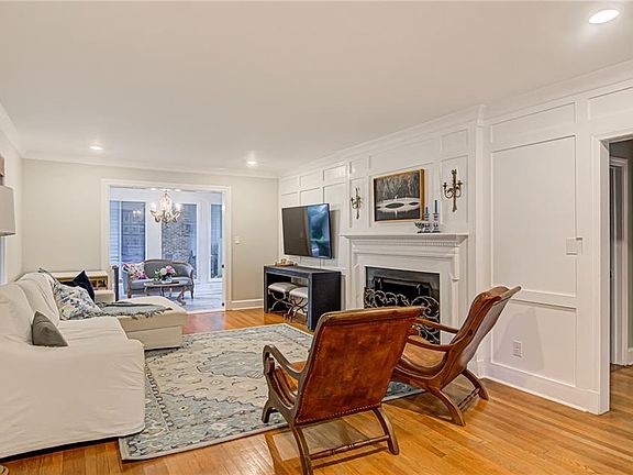 5th image of 217 E Avondale Dr