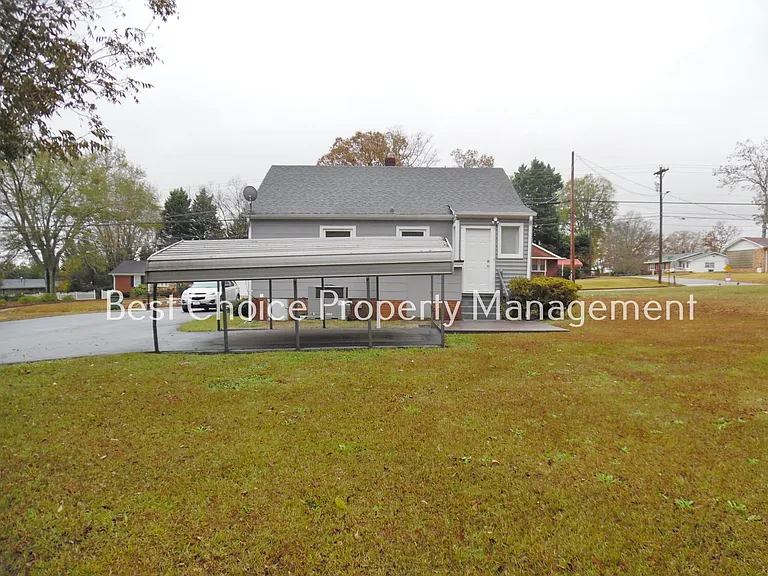 811 S B St — Photo 12
