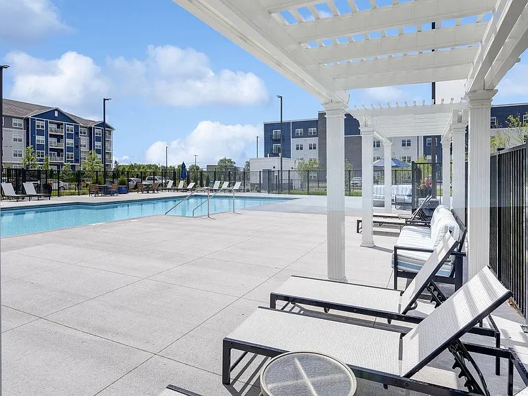 Lochner Apartments — Photo 49