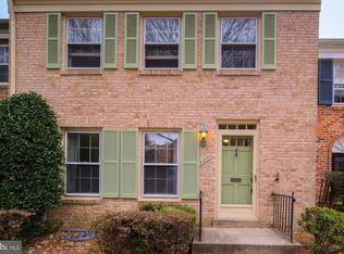 9271 Bailey Ln, Fairfax, VA 22031