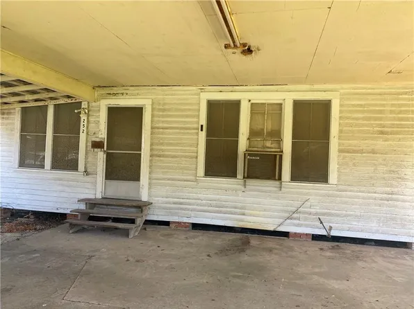 252 W Cappel St, Marksville, LA 71351