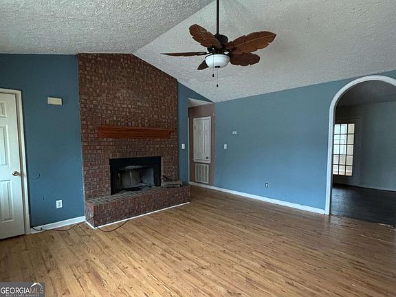 3rd image of 11 Willow Ridge Dr