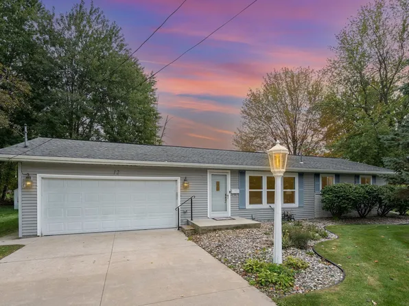 12 River Trail Dr, Bay City, MI 48706