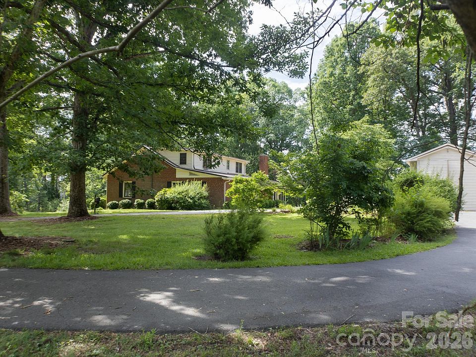 1st image of 3250 Mount Pleasant Rd S