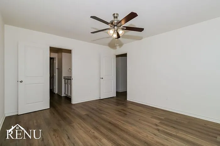 220 Crescent Park Dr — Photo 10