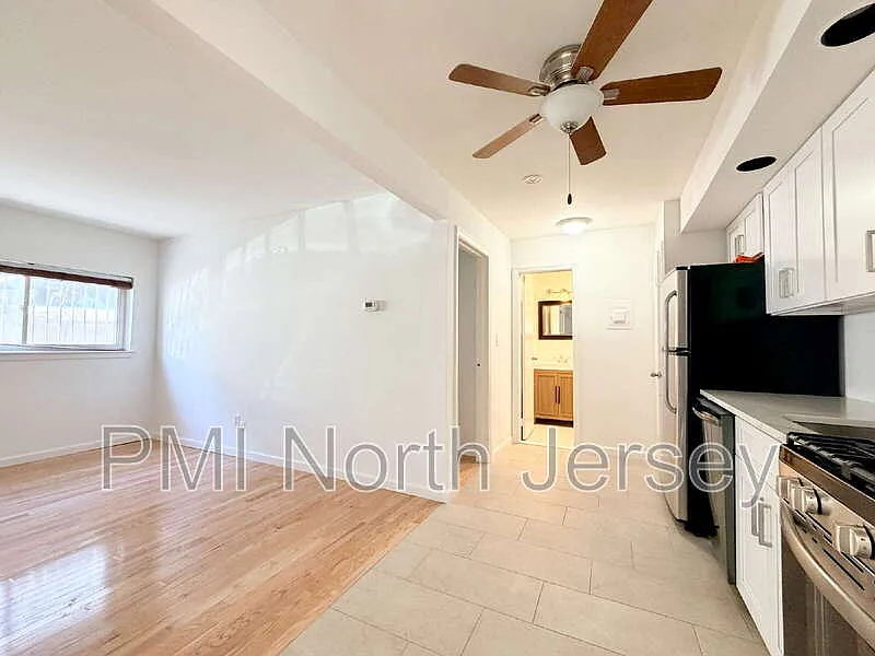 9051 Palisade Ave #8