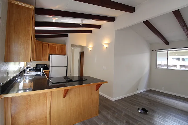 1433 Cottage St — Photo 11