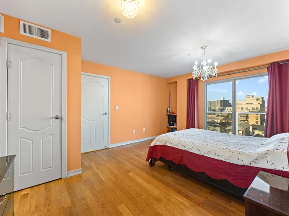 3047 Brighton 6th Street image 13 of 30