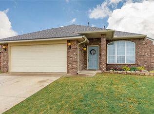 4100 Red Apple Ter, Moore, OK 73160