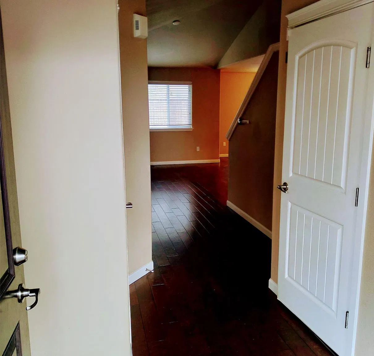 3 bed, 2.5 bath, 1614 sqft, $2,595 — Photo 4