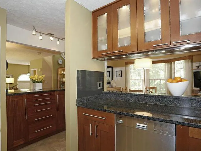 2 Bayshore Ct — Photo 13