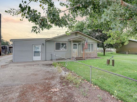 3rd image of 1424 Mill Rd