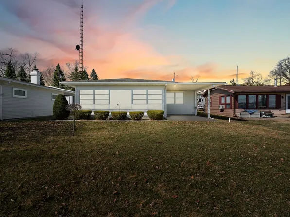 220 Lane 280a Hamilton Lk, Hamilton, IN 46742