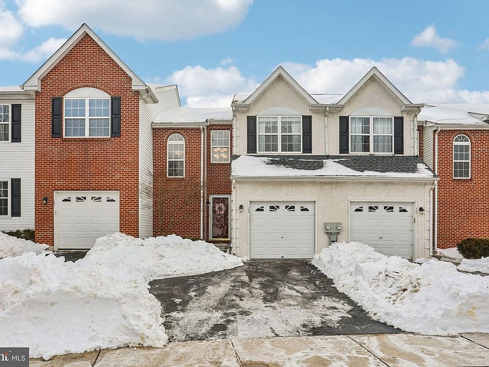 1st image of 155 Hampshire Dr