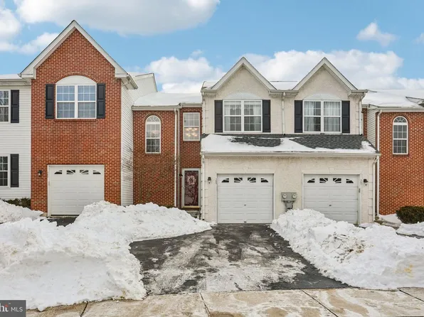 155 Hampshire Dr, Sellersville, PA 18960