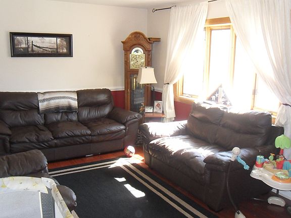 Living Room 17Ft.x11Ft.