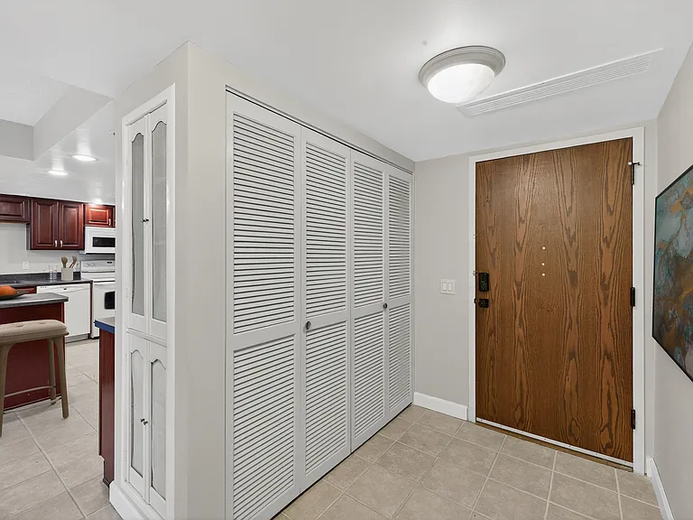 207 5th Ave SW #202 — Photo 32