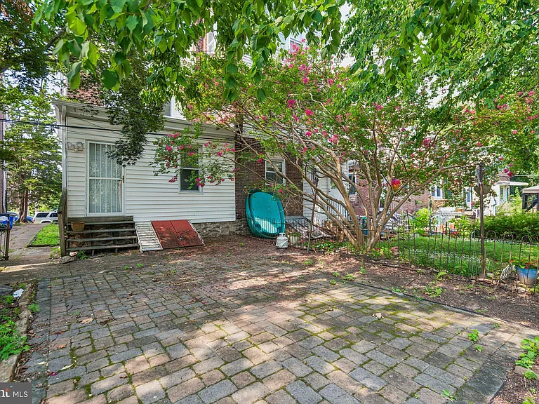 481 Gerhard St #1 — Photo 31