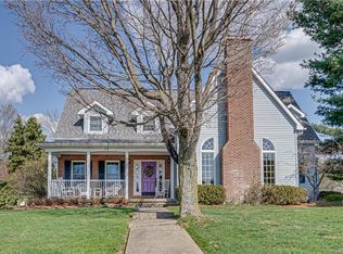 17 Edgewater Dr, Orchard Park, NY 14127