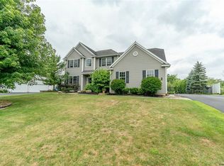 5 Ridgefield Way, Watervliet, NY 12189