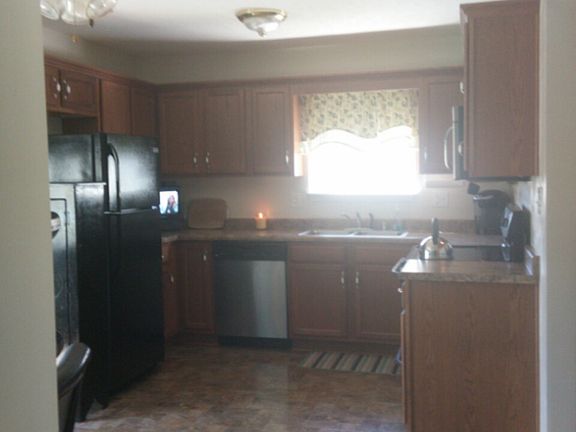3rd image of 353 Shady Glen Cir