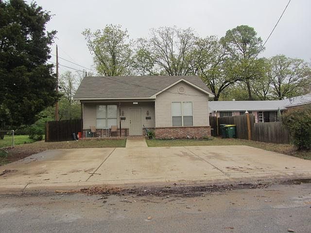 1st image of 5610 Woodlawn Dr #A
