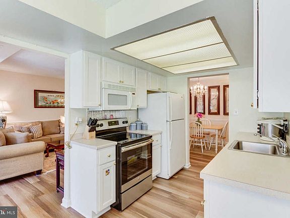 3rd image of 10225 Valentino Dr APT 7204