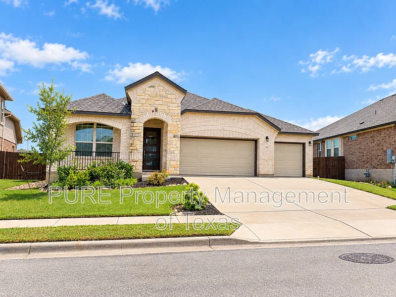 5 bed, 3.0 bath, 2377 sqft, $2,200 — Photo 1