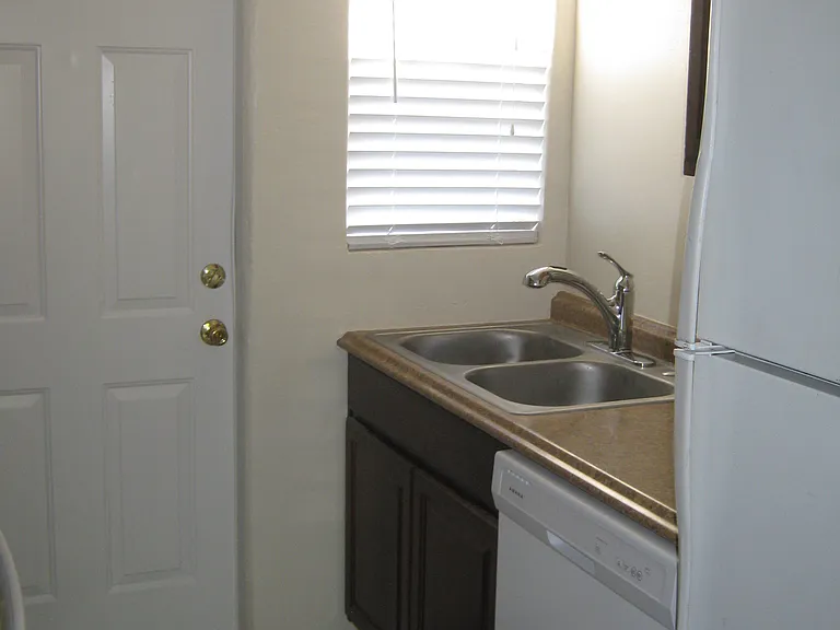 1632 E Oak St #3 — Photo 7