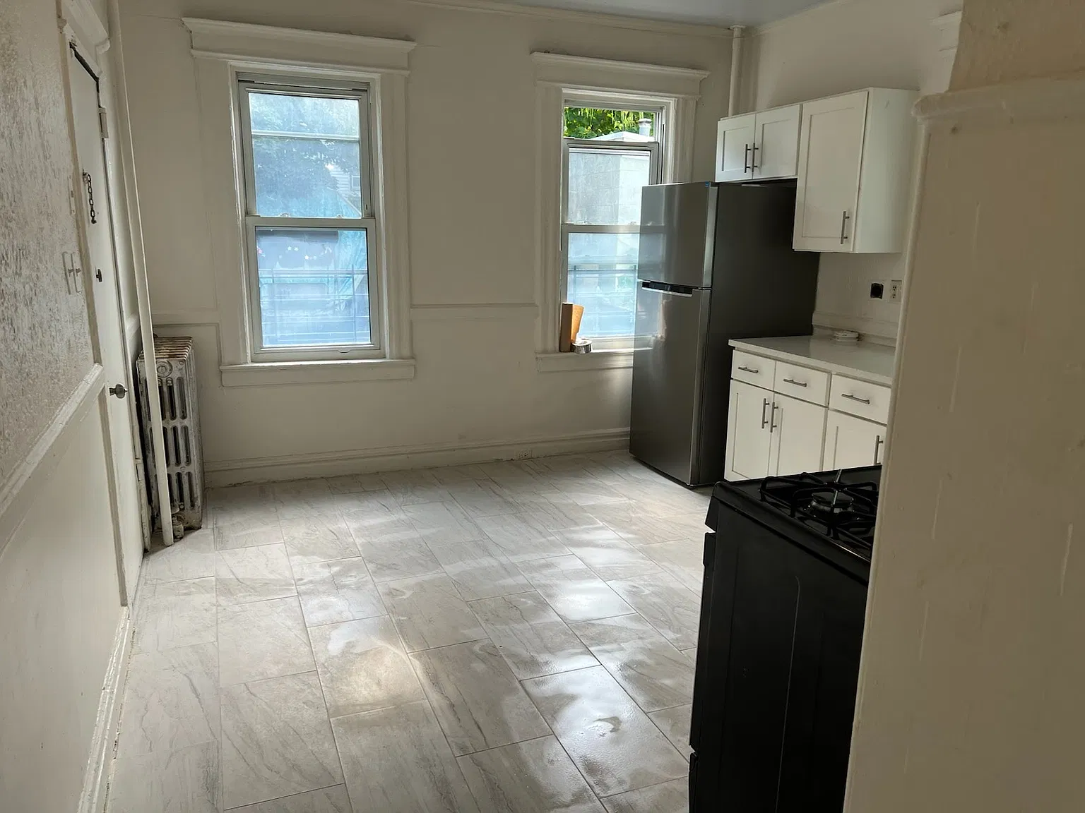 3 bed, 1400 sqft, $1,935 — Photo 2