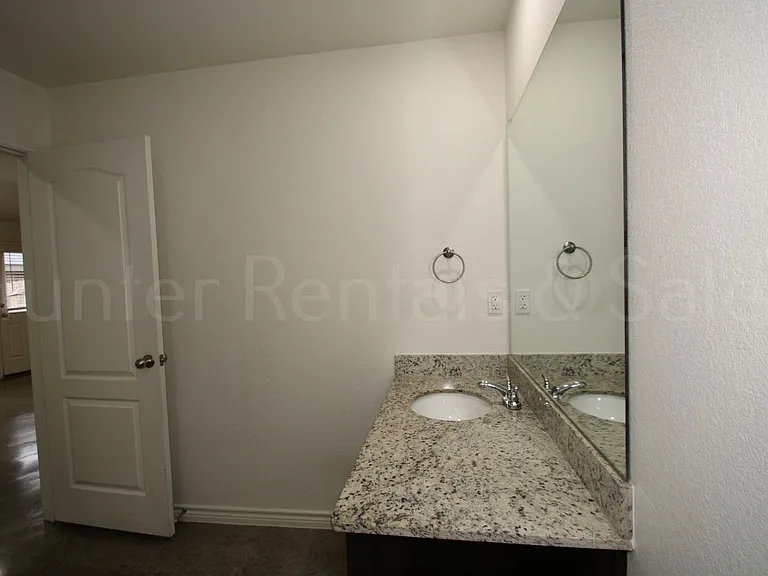 6109B Amelia Earhart Blvd — Photo 20